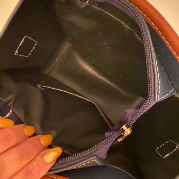 Olives Brand Vegan Leather/Canvas Crossbody Bag - Picture 9 of 9